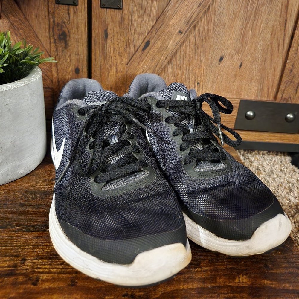 NIKE Womens Sneakers - Revolution 3